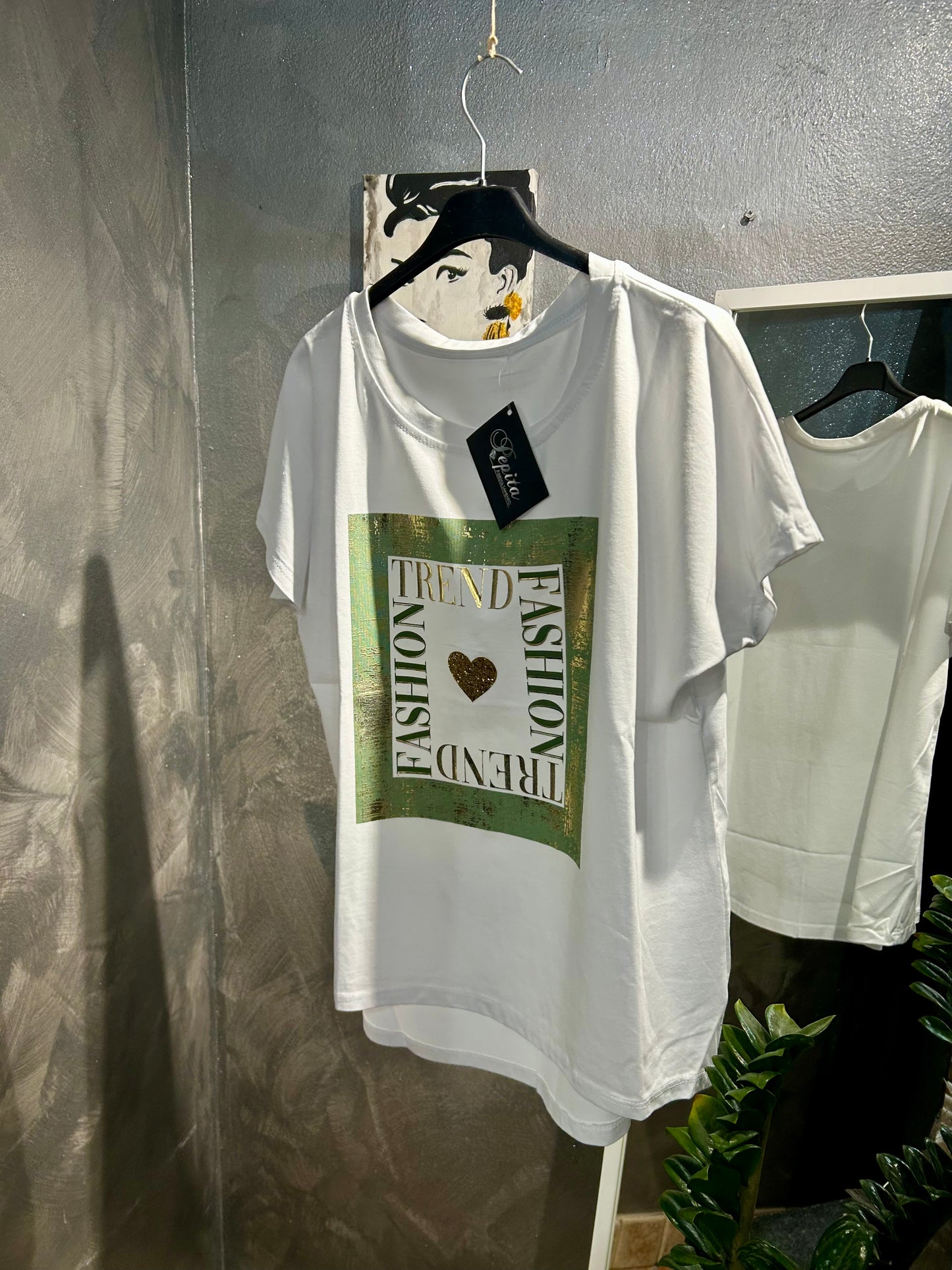 T-SHIRT OVER TREND