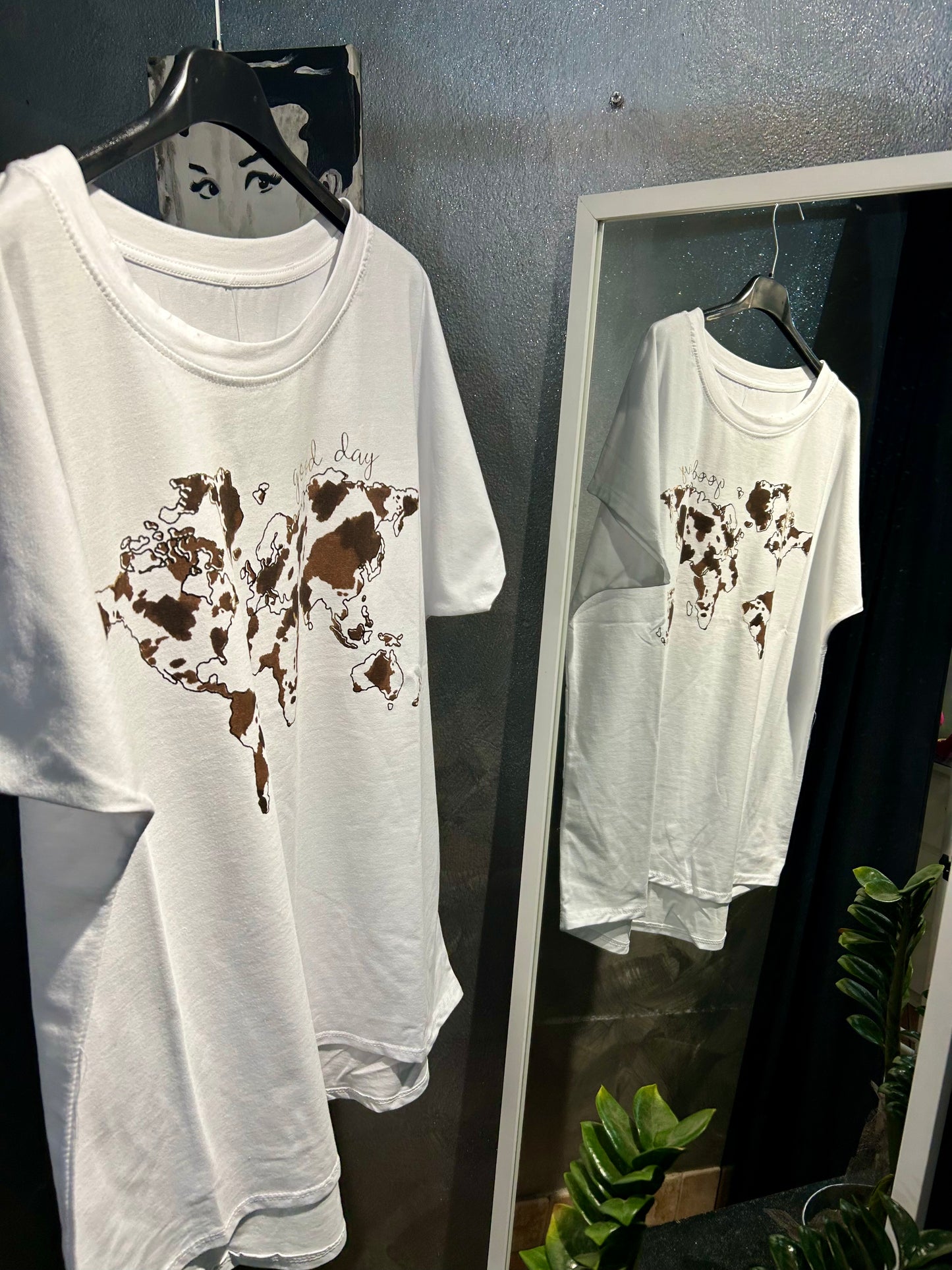 T-SHIRT OVER WORLD