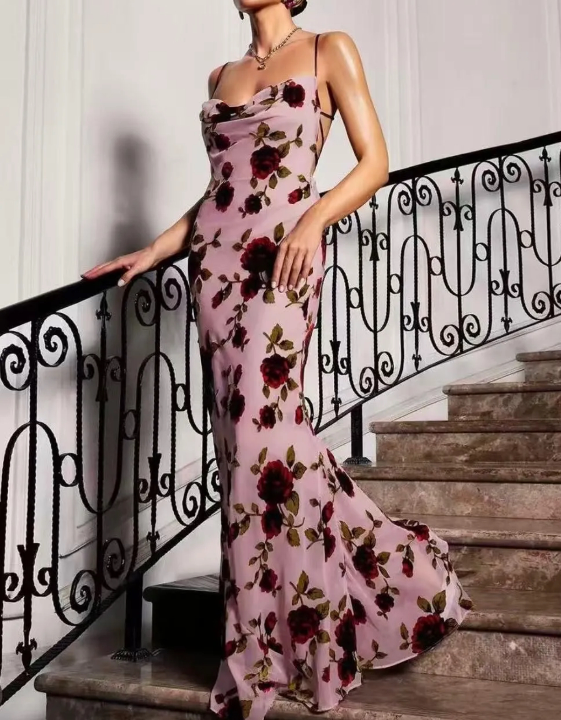 ABITO ROSE' NOIR